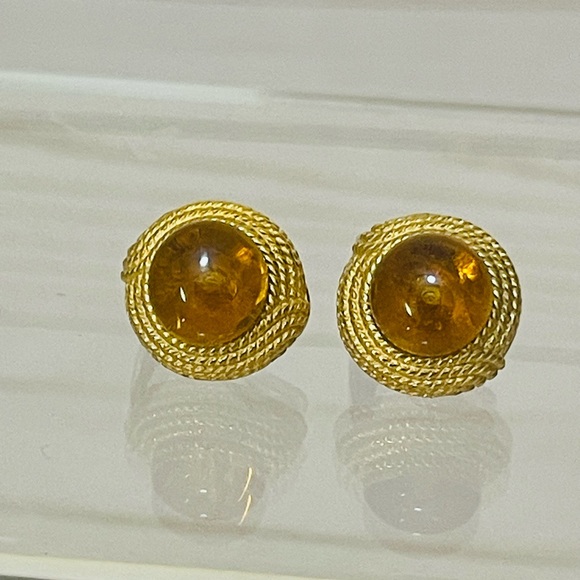 Vintage Ciner  Amber And Gold Tone Clip On Earrings. - Picture 8 of 8